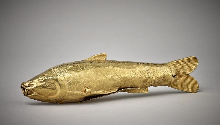 مجسمه ماهی طلایی هخامنشیان